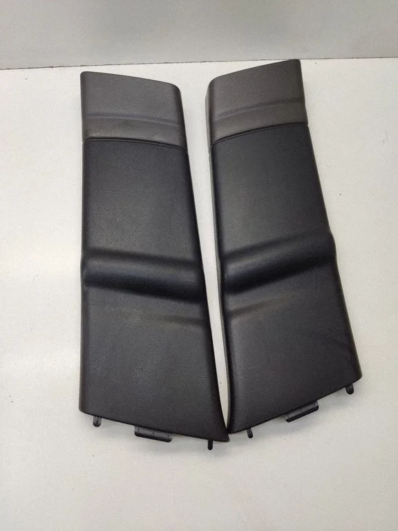 (B) piilari kate (alumine) – Mini Cooper Countryman R60 (2011-2016)