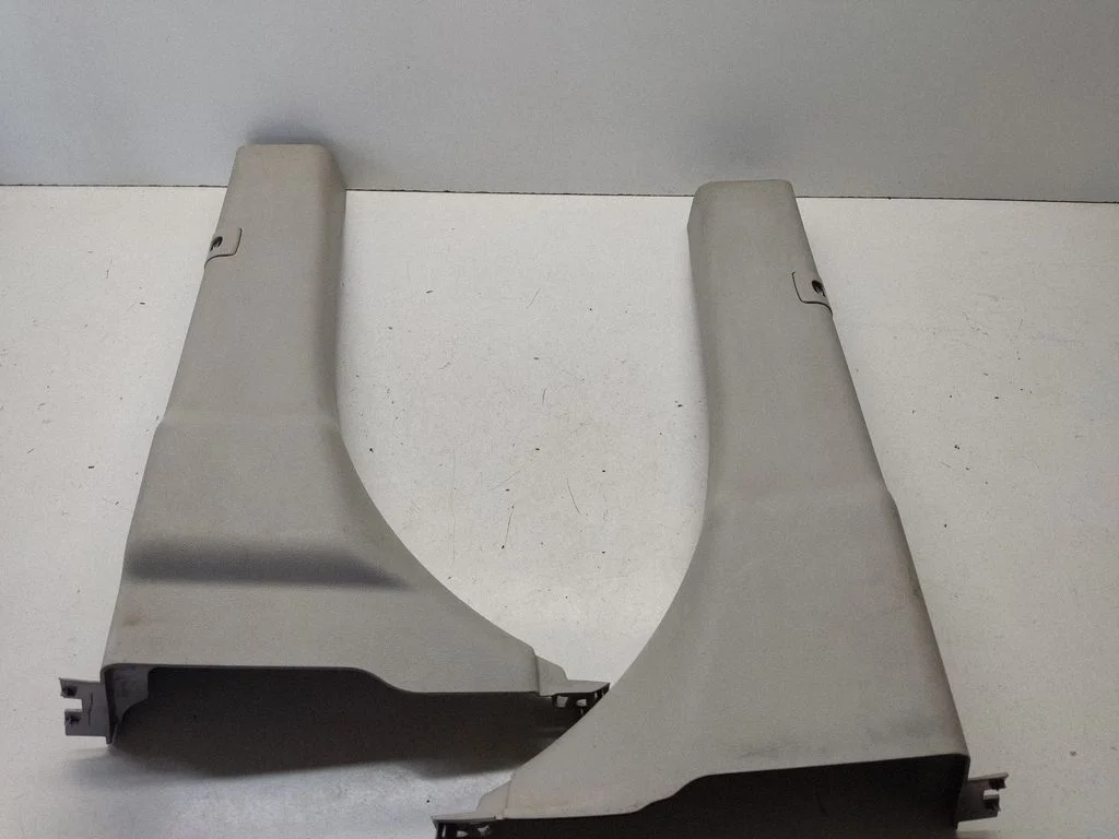 (B) pillar trim (bottom) 0ZR31ES3AD