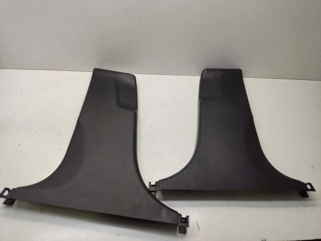 (B) pillar trim (bottom) 858352T000