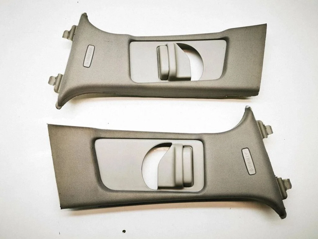 (B) piilari kate (ülemine) – Mercedes-Benz C-klass AMG W204 (2007-2014)