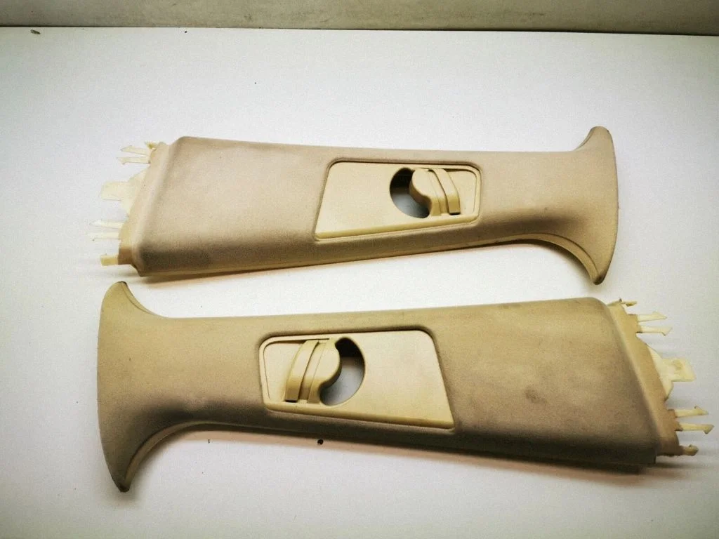 (B) piilari kate (ülemine) – Land Rover Range Rover L322 (2002-2012)