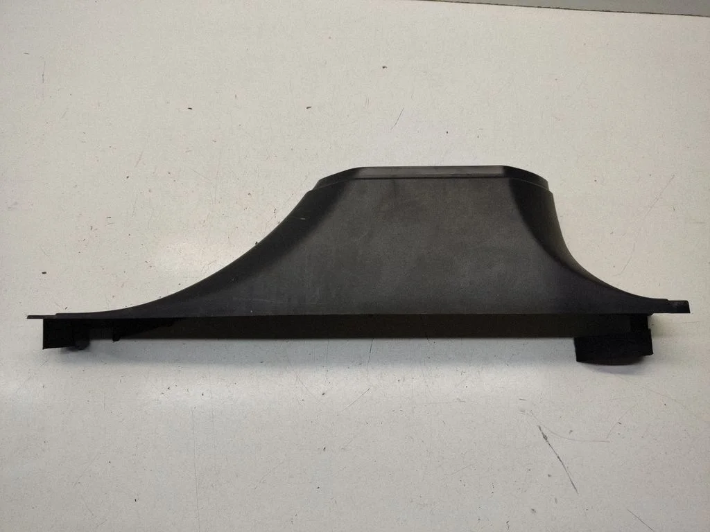 (B) pillar trim (bottom) A2516900425