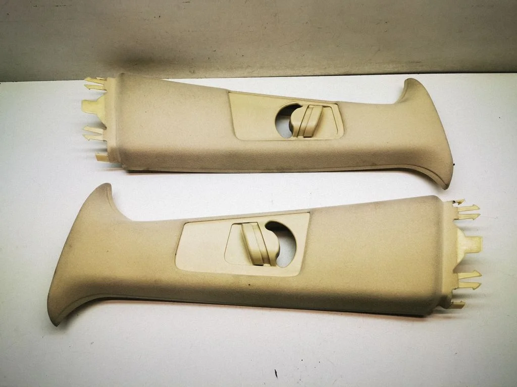 (B) piilari kate (ülemine) – Land Rover Range Rover L322 (2002-2012)