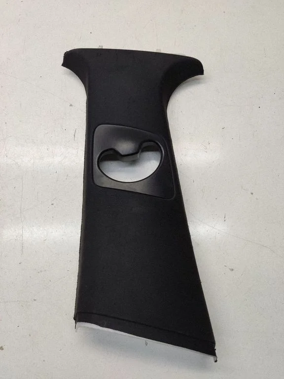 (B) pillar trim (top) 6979845