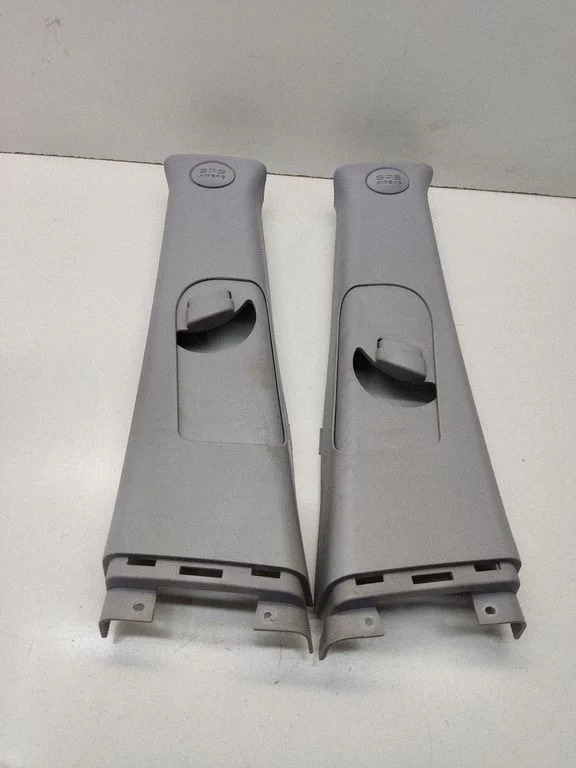(B) pillar trim (top) – KIA Sportage (2005-2010)