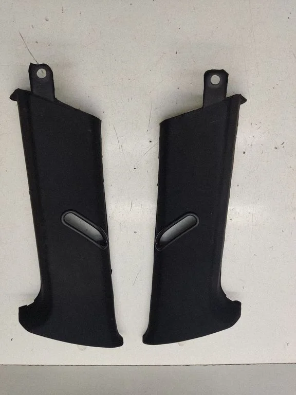 (C) pillar trim – Mercedes-Benz R-Class W251 (2005-2013)