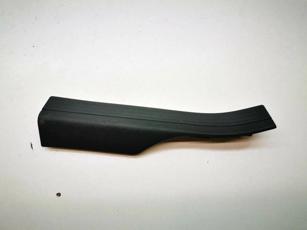 Rear sill trim cover A2046860236