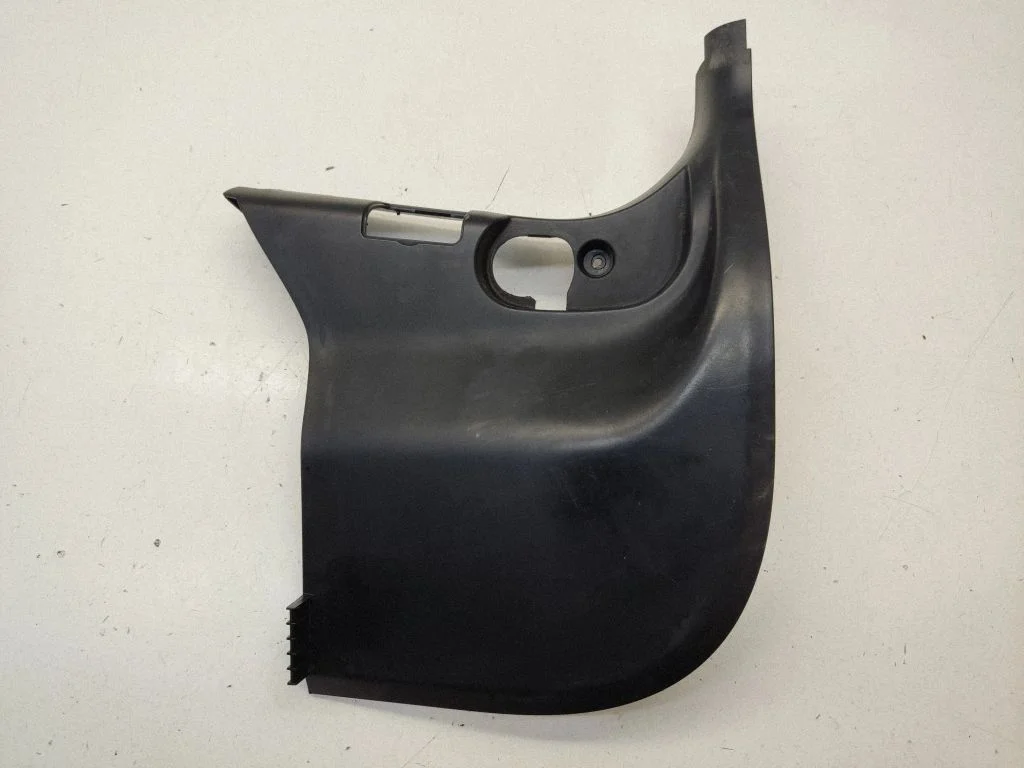 Foot area side trim 7067078