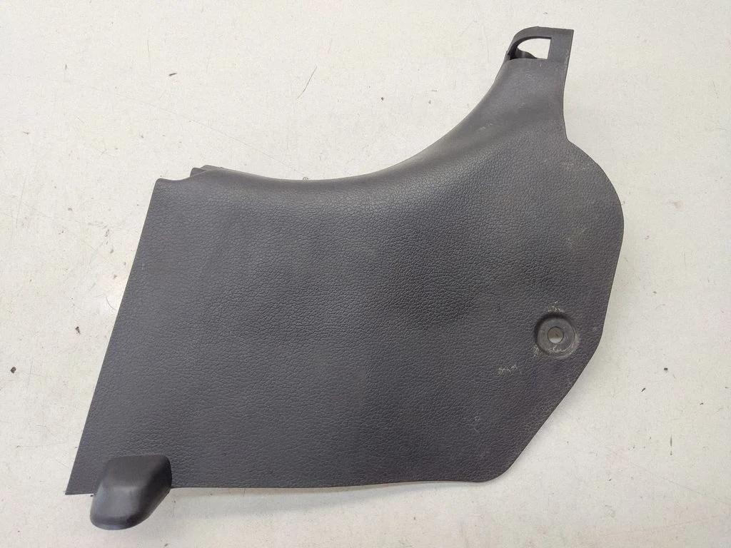Foot area side trim 858242T000