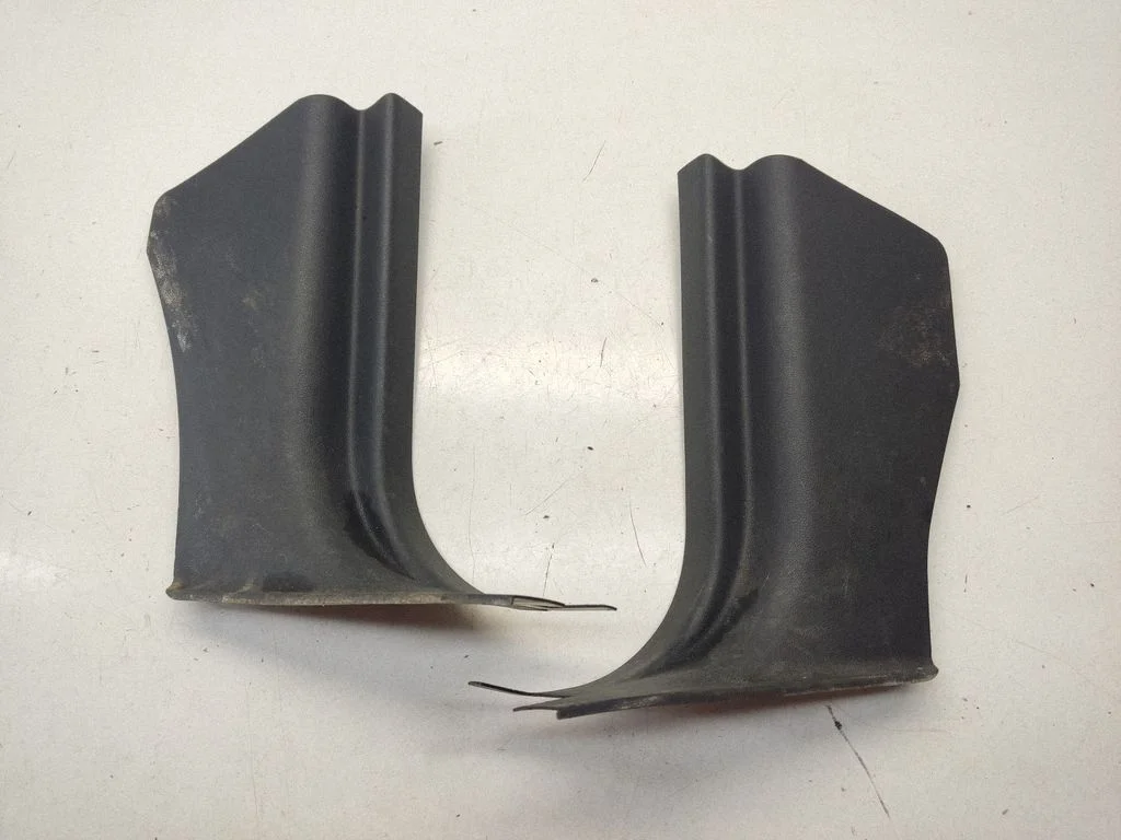Foot area side trim P0ZR40XDVAC