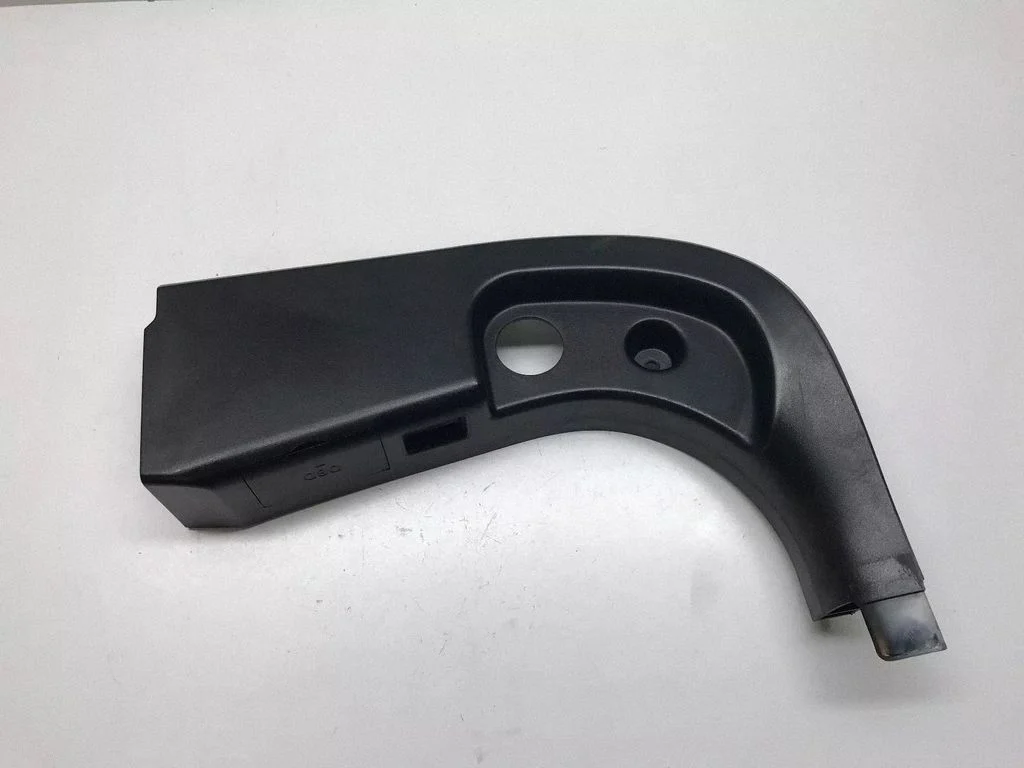 Foot area side trim 7025029