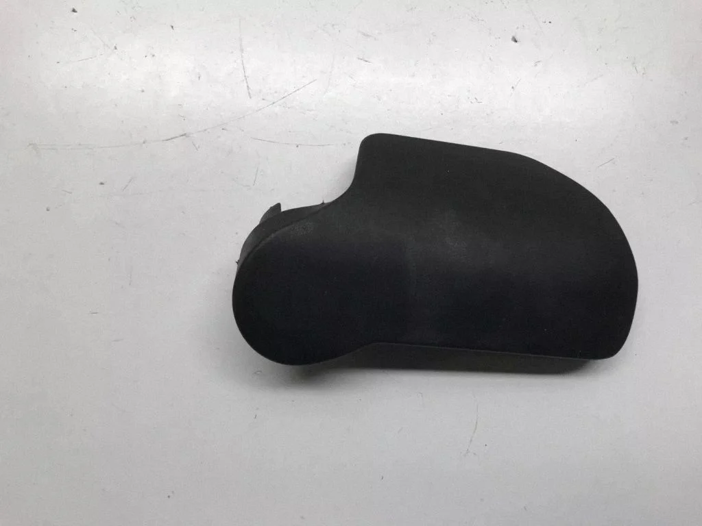 Engine bonnet (hood) release handle 4F2823533C