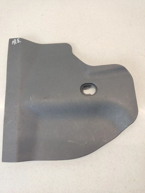 Kāju telpas sānu apdare 846352E000