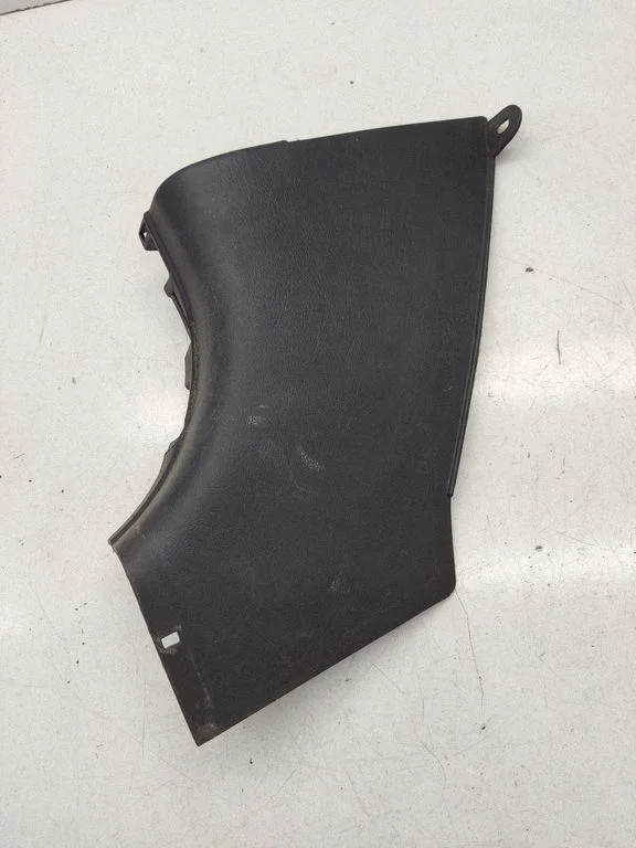 Foot area side trim 858252E500