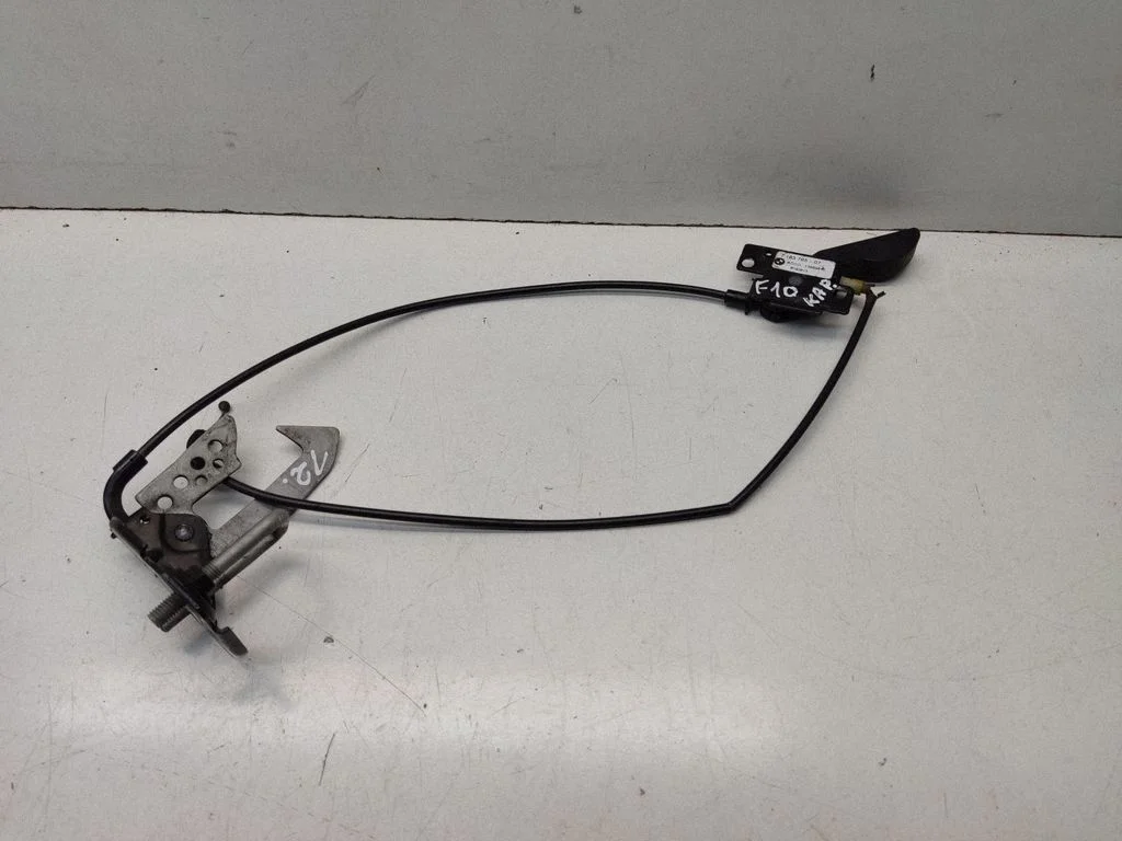 Engine bonnet (hood) release handle – BMW 5 Series F10 F11 (2009-2016)