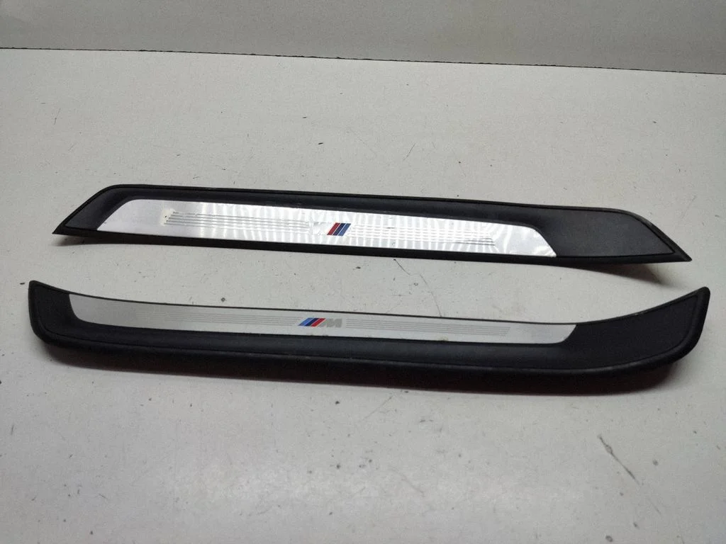Front sill trim cover 8047746