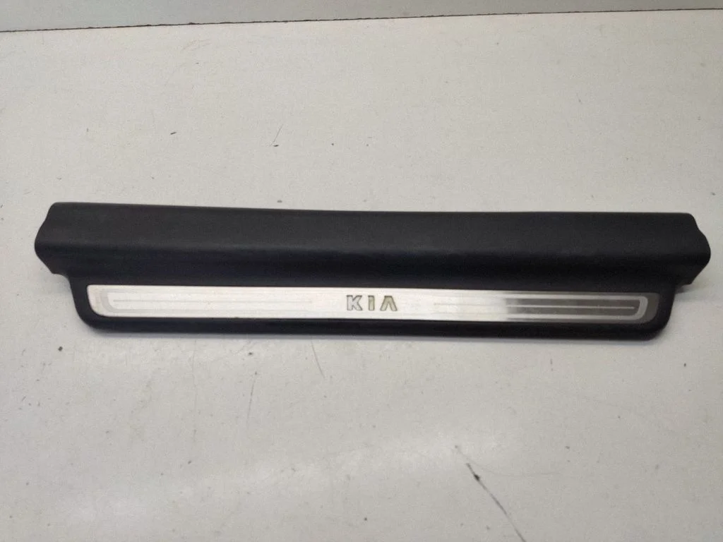 Front sill trim cover 858712T100