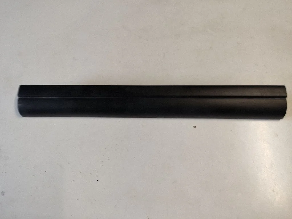 Front sill trim cover 8201218