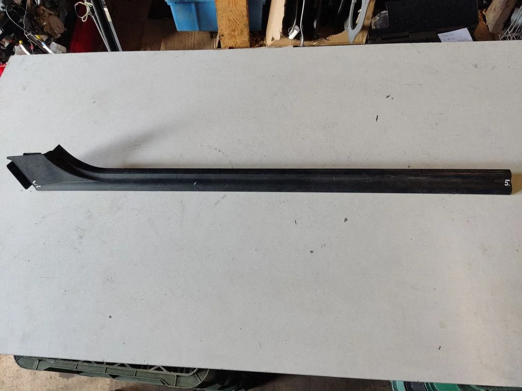 Front sill trim cover 130497