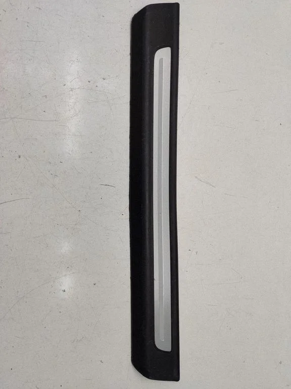 Front sill trim cover 4M0853374A