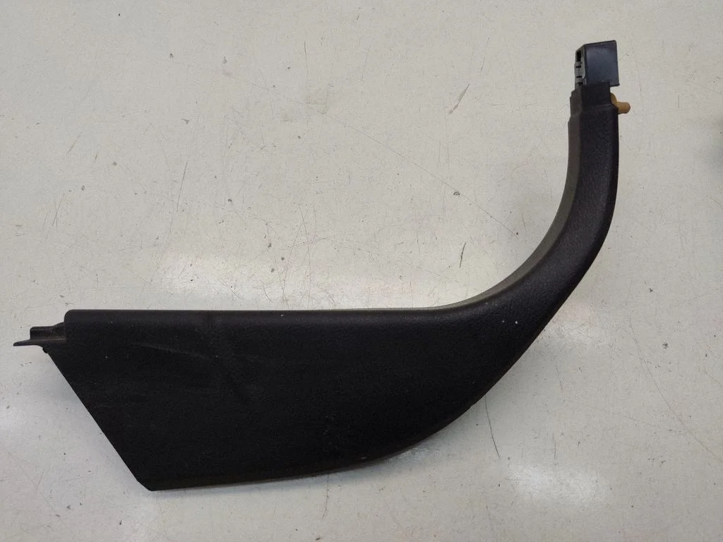 Front sill trim cover 7148508