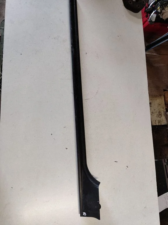 Front sill trim cover 8146582