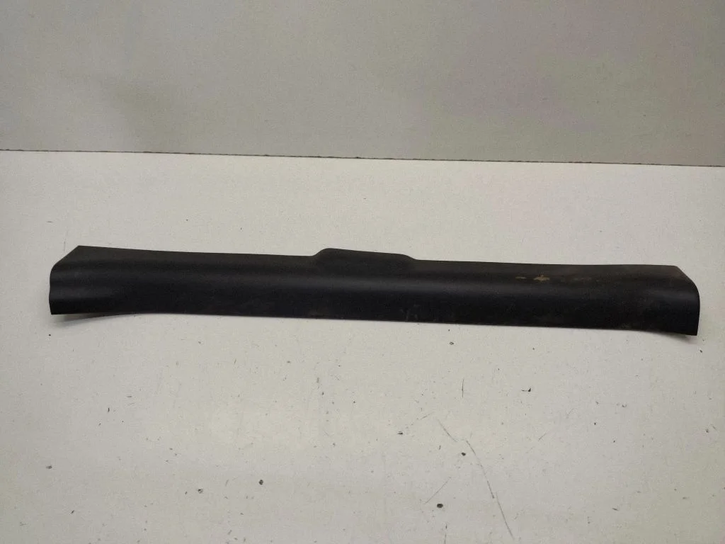 Front sill trim cover 769B41EA0A