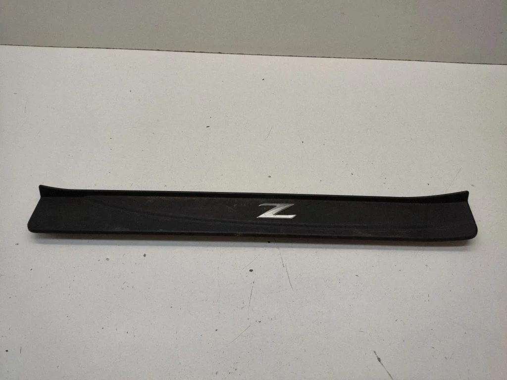 Front sill trim cover 769B11EA0A