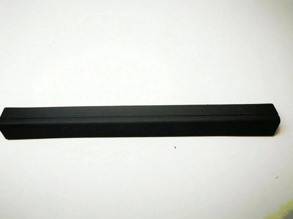 Front sill trim cover A2046860136