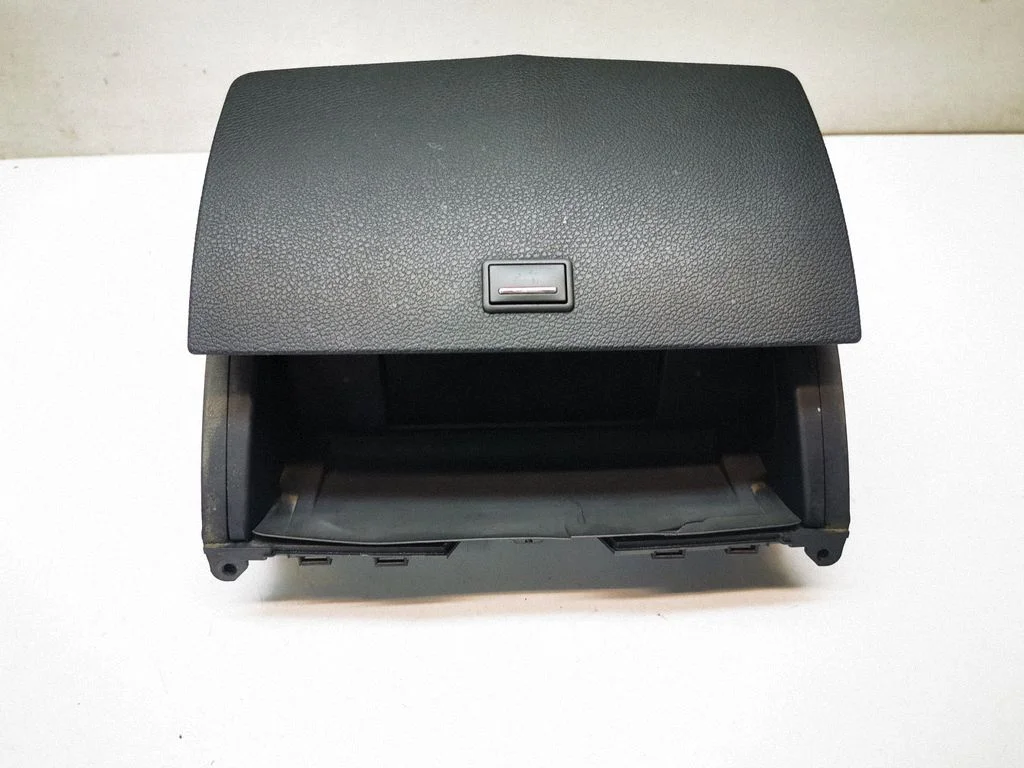 Screen/display/small screen – Mercedes-Benz C-Class AMG W204 (2007-2014)