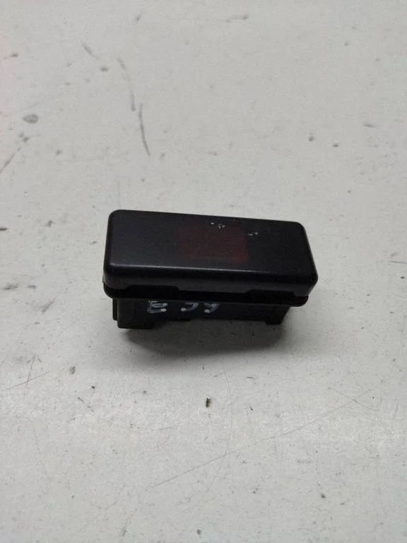 Hazard light switch 8350947