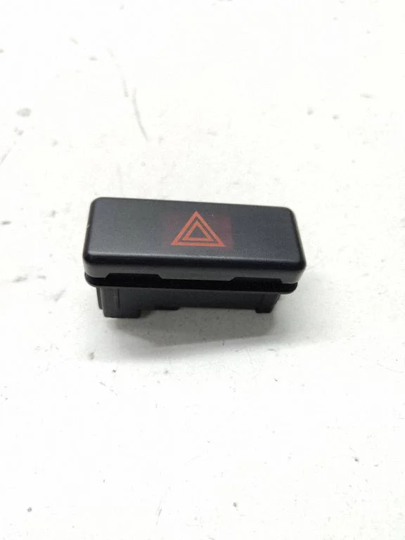 Hazard light switch 8350947