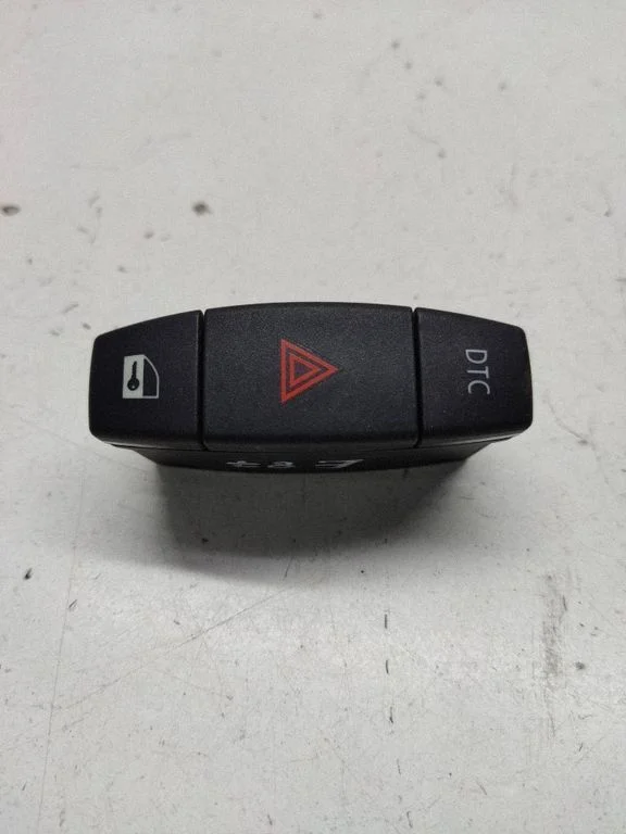 Hazard light switch 6945603