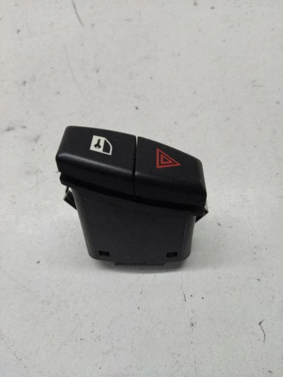 Hazard light switch 6919506