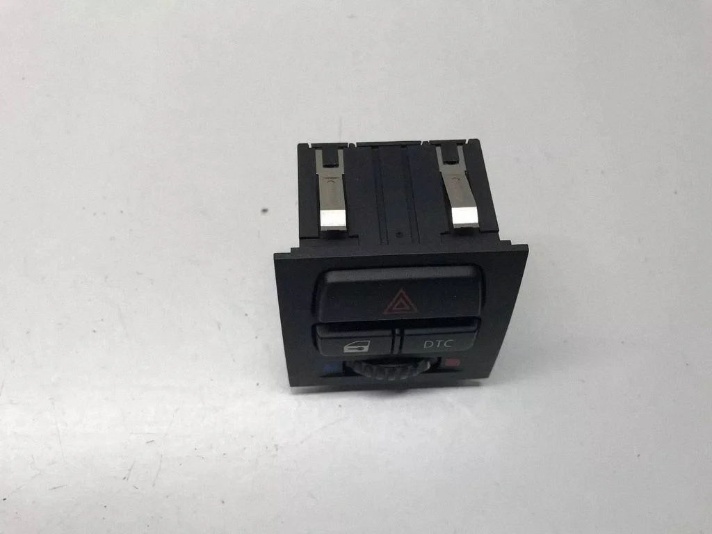 Hazard light switch – BMW 3 Series E92 E93 (2005-2014)