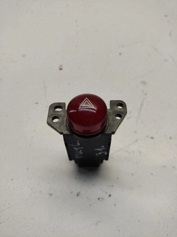 Hazard light switch 3K12