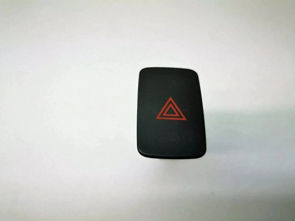 Hazard light switch 937902E801