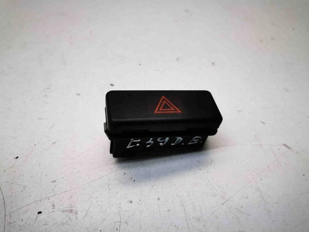 Hazard light switch – BMW 5 Series E39 (1996-2003)