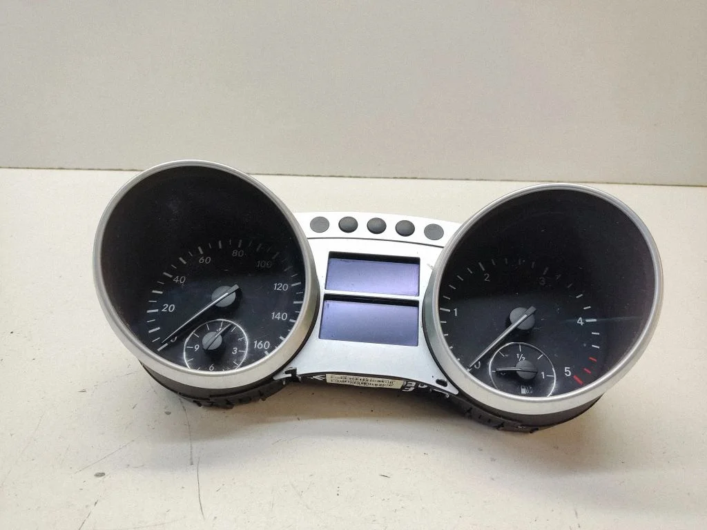 Spidomeeter (näidikuplokk) – Mercedes-Benz ML-klass W164 (2005-2011)