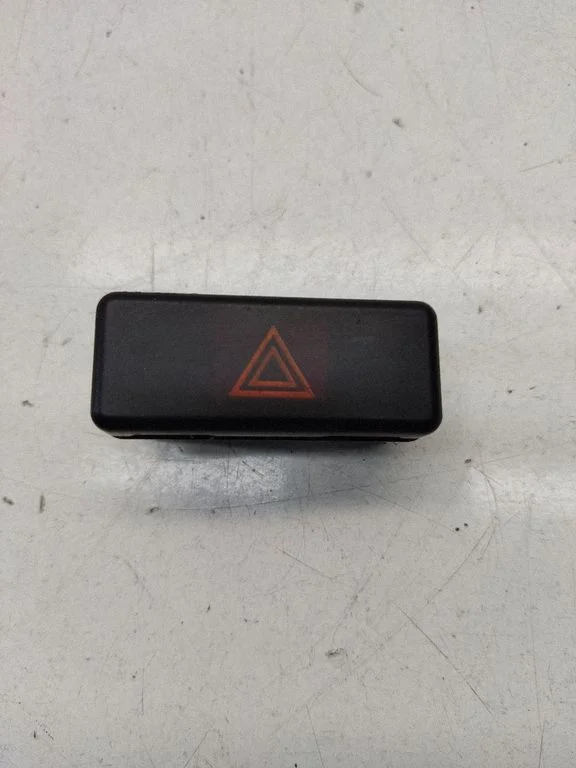 Hazard light switch – BMW 5 Series E39 (1996-2003)