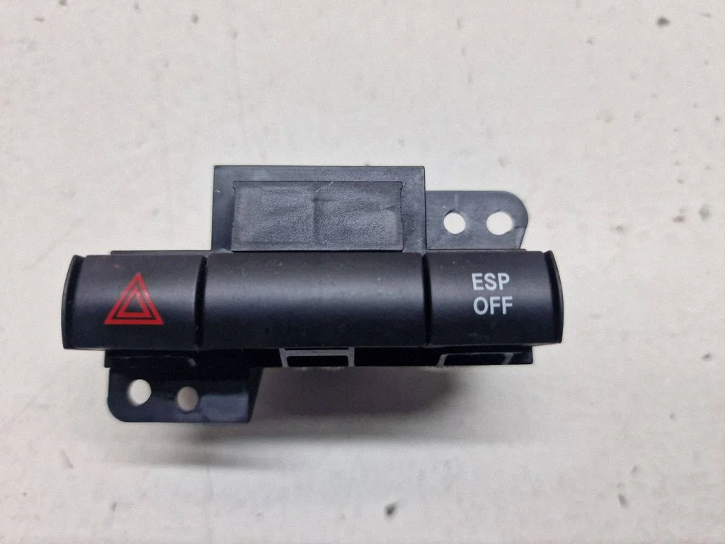 Hazard light switch – Chrysler Grand Voyager V (2007-2015)