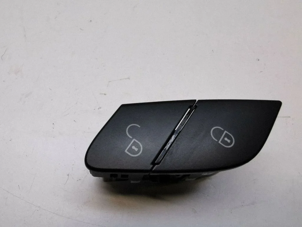 Kesklukustuse lüliti – Mercedes-Benz R-klass W251 (2005-2013)