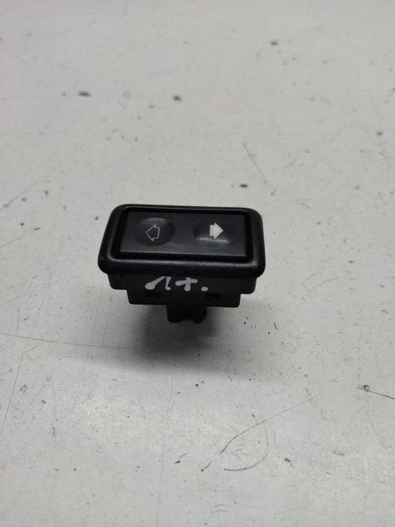 Electric window control switch 1387387