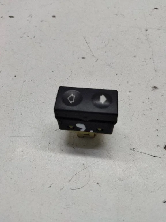 Electric window control switch 1387388