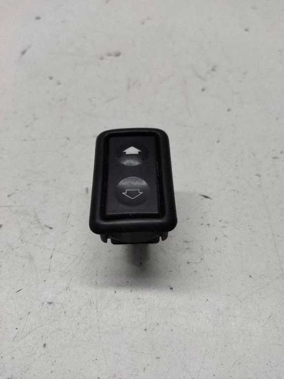 Electric window control switch 1387997