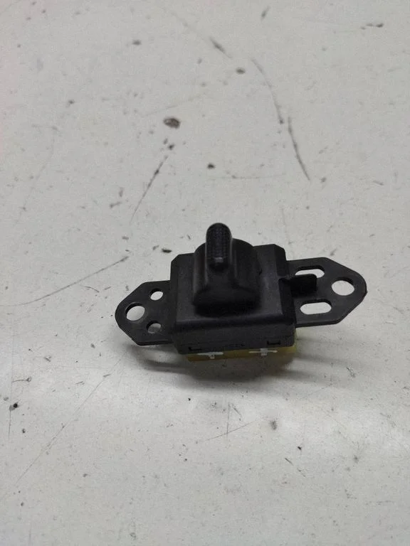Electric window control switch 04685727AB
