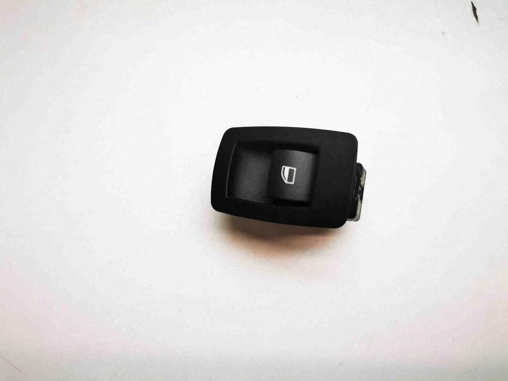 Electric window control switch – BMW 3 Series E90 E91 (2005-2012)