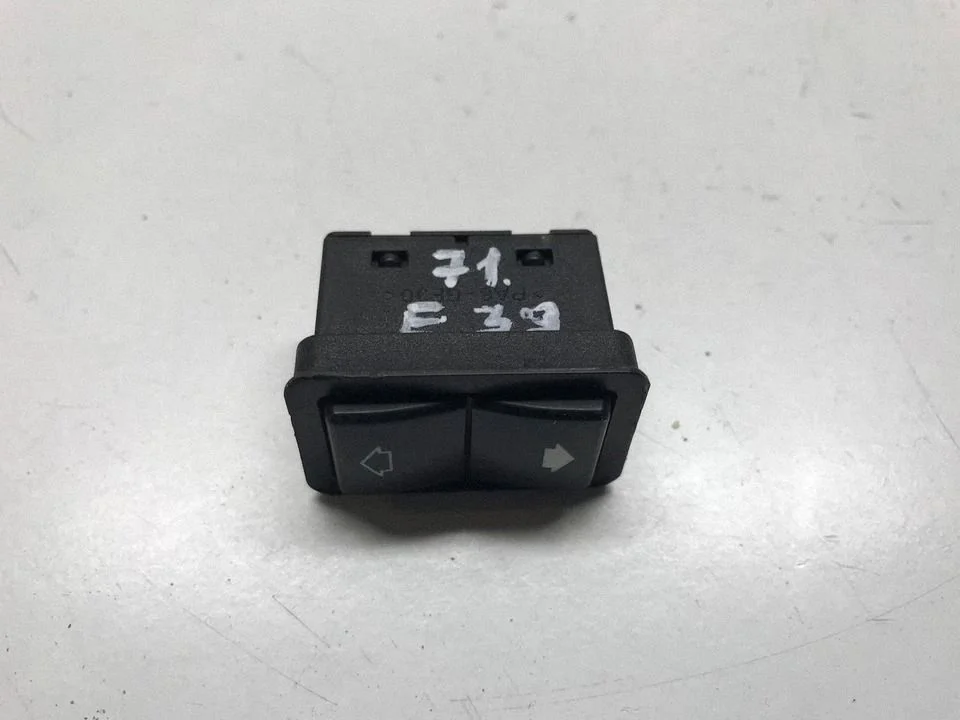 Electric window control switch 8368974