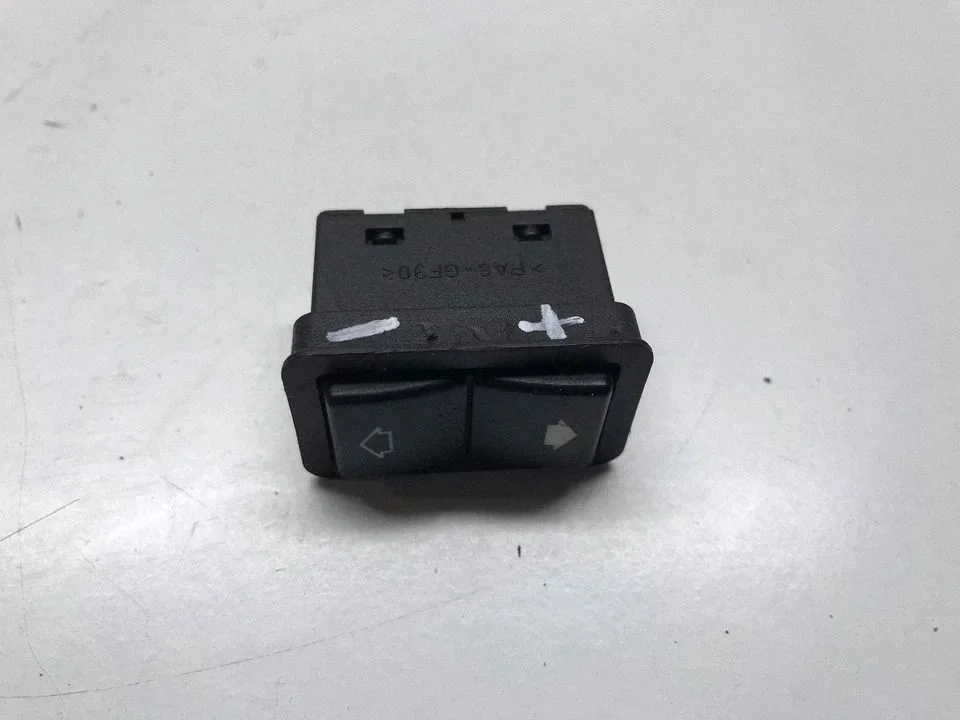 Electric window control switch 8368974