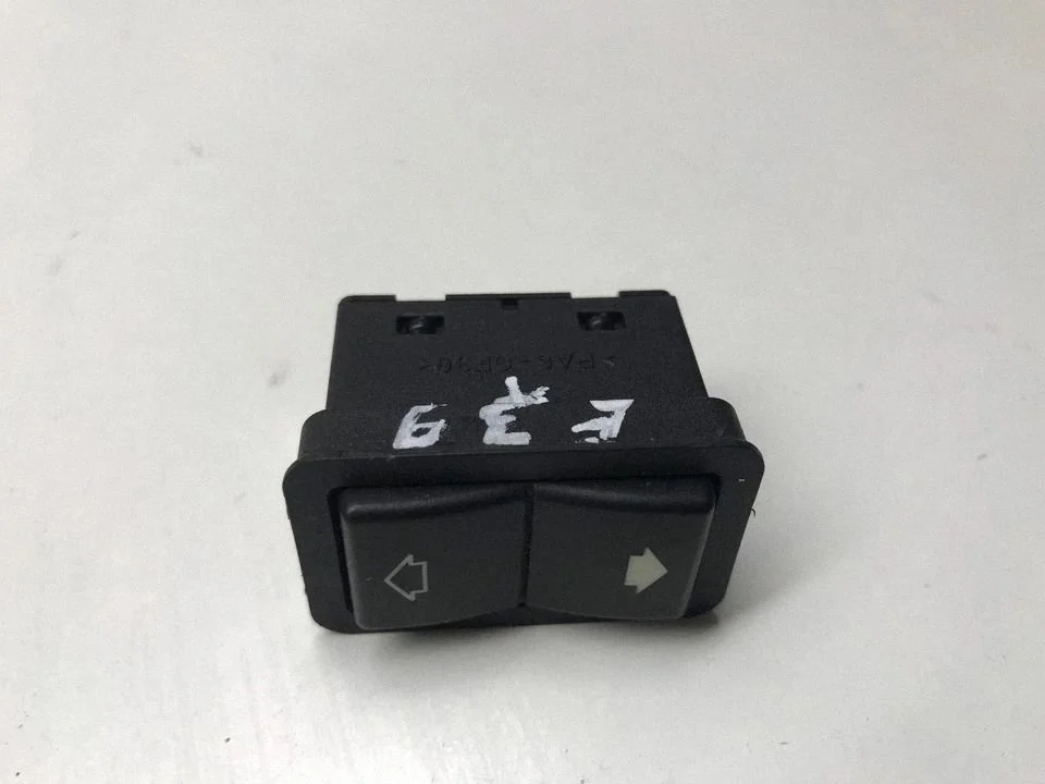 Electric window control switch 8368974